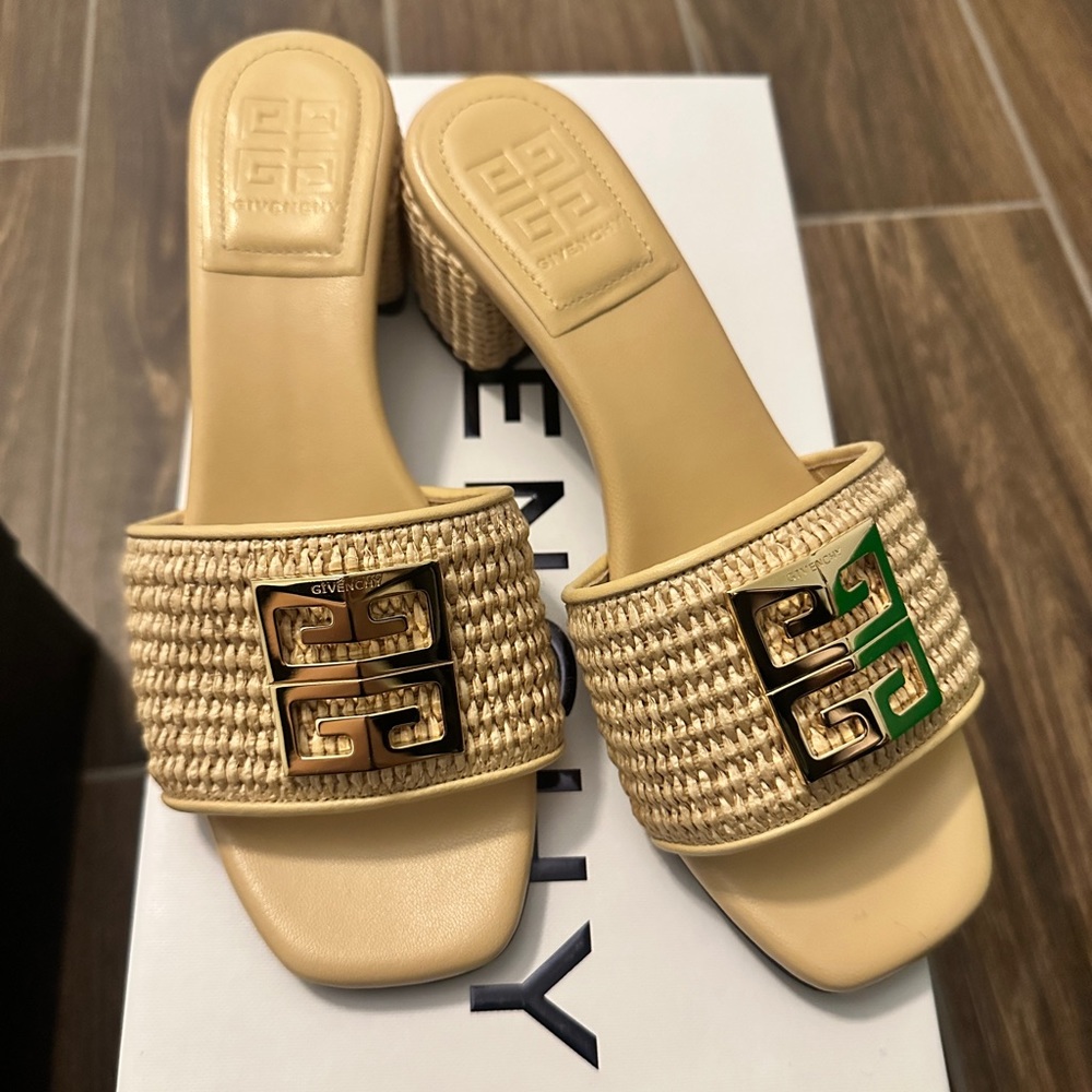 100% authentic brand new in box Givenchy 4G heel mule sandals